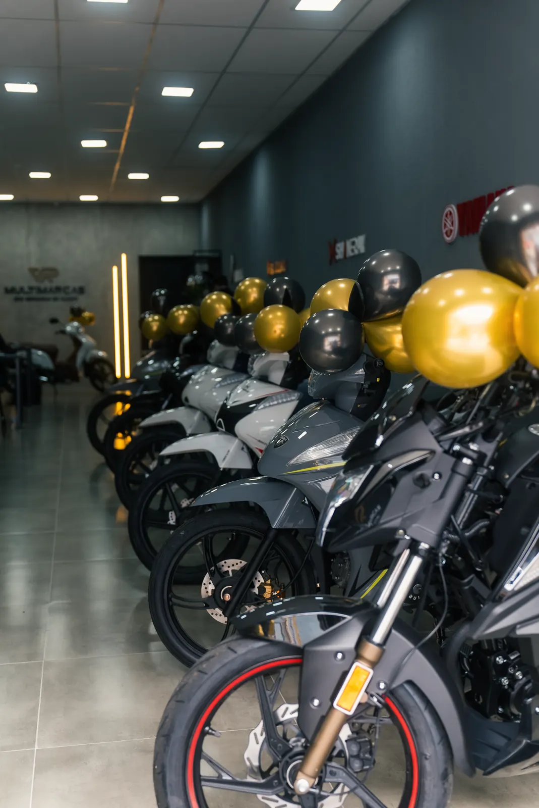 Estoque de motos no showroom da VR Multimarcas São Bernardo do Campo